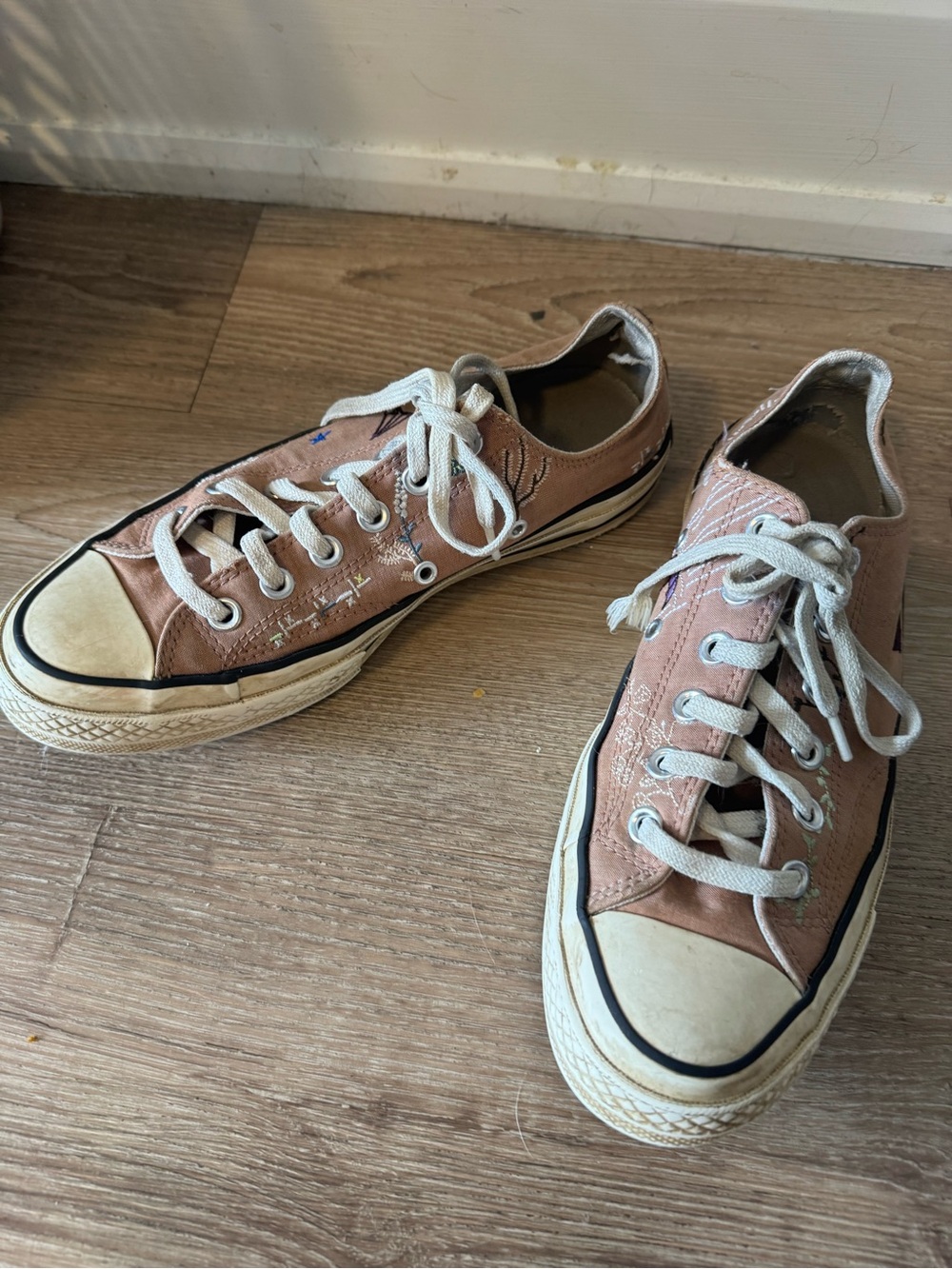Classic Low-Top CONVERSE Canvas Sneakers size 6